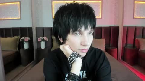 Snapshot of adonbev chatting on 07/18/26, 07:01 adonbev online show from 07/18/26, 07:01