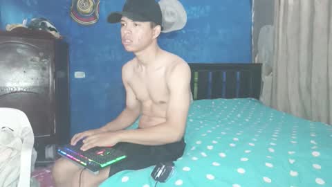 Snapshot of adonis5_ chatting on 12/17/25, 07:20 Adonis online show from 12/17/25, 07:20