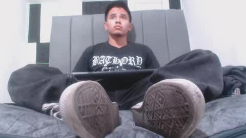 adonis_latin_19 online show from 04/28/26, 03:44