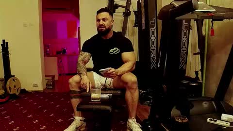 Snapshot of adonis_msc chatting on 10/26/25, 02:06 Adonis online show from 10/26/25, 02:06