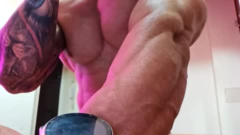 Adonis online show from 02/18/26, 08:38