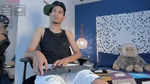 Snapshot of adonis_wb chatting on 09/19/25, 09:43 adonis_wb online show from 09/19/25, 09:43