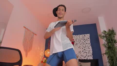 Snapshot of adonis_wb chatting on 11/14/25, 01:26 adonis_wb online show from 11/14/25, 01:26