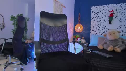 Snapshot of adonis_wb chatting on 11/19/25, 09:26 adonis_wb online show from 11/19/25, 09:26