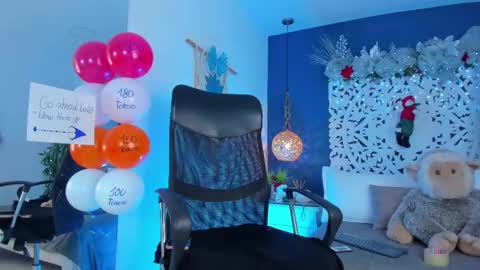 Snapshot of adonis_wb chatting on 11/28/25, 10:01 adonis_wb online show from 11/28/25, 10:01