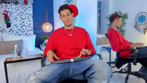 Snapshot of adonis_wb chatting on 12/16/25, 04:06 adonis_wb online show from 12/16/25, 04:06