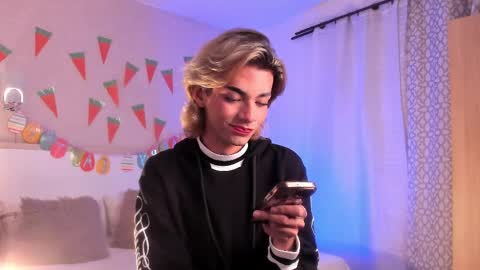 Adonis  online show from 04/01/26, 05:08