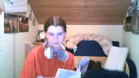Snapshot of adorable_sparkle chatting on 02/19/25, 07:27 adorable_sparkle online show from 02/19/25, 07:27