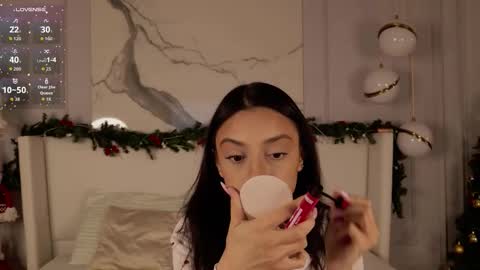 adoracortes online show from 12/22/25, 05:04