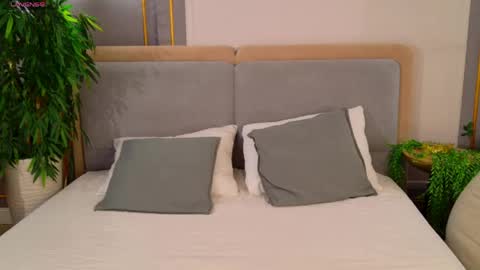 adoracortes online show from 04/06/26, 05:08