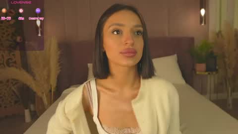 adoracortes online show from 04/19/26, 05:07