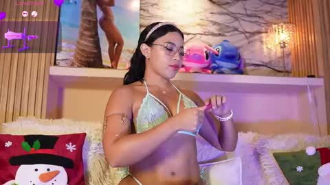 Adri crof online show from 12/17/25, 04:29