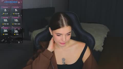 Adriana online show from 11/28/25, 02:58