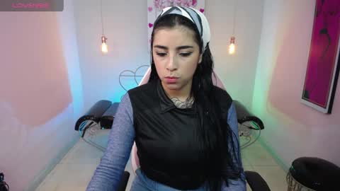 Adri  online show from 04/15/26, 11:17