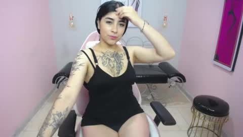 Snapshot of adri_gomez_1 chatting on 05/07/26, 12:21 Adri online show from 05/07/26, 12:21
