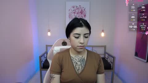 Snapshot of adri_gomez_1 chatting on 06/14/26, 12:29 Adri online show from 06/14/26, 12:29