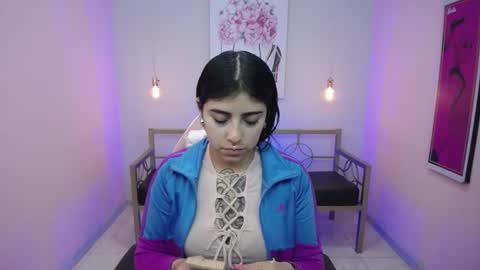 Snapshot of adri_gomez_1 chatting on 06/23/26, 12:36 Adri online show from 06/23/26, 12:36