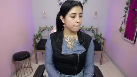 Snapshot of adri_gomez_1 chatting on 07/19/26, 12:42 Adri online show from 07/19/26, 12:42