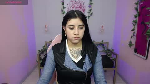 Snapshot of adri_gomez_1 chatting on 07/23/26, 12:25 Adri online show from 07/23/26, 12:25