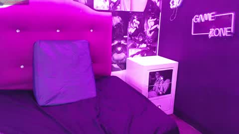 Adri online show from 04/17/26, 06:33