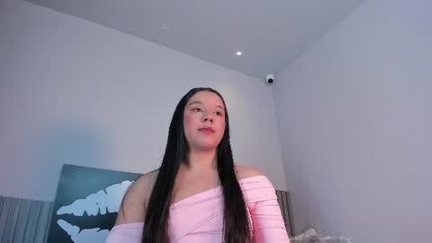 Snapshot of adri_silva_ chatting on 07/05/26, 10:28 adri online show from 07/05/26, 10:28