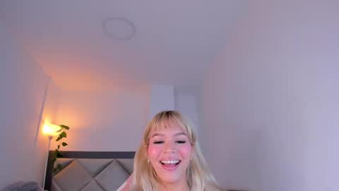 Snapshot of adria_ross chatting on 02/01/25, 04:11 Adriana online show from 02/01/25, 04:11