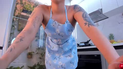 Snapshot of adria_ross chatting on 02/21/25, 03:32 Adriana online show from 02/21/25, 03:32