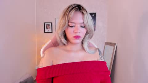 Snapshot of adria_ross chatting on 03/01/25, 10:02 Adriana online show from 03/01/25, 10:02