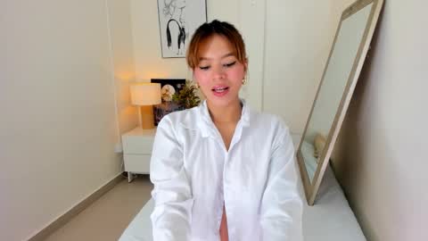 Snapshot of adria_ross chatting on 10/01/25, 01:06 Adriana online show from 10/01/25, 01:06