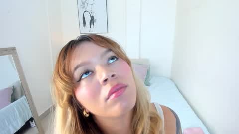 Snapshot of adria_ross chatting on 10/07/25, 12:13 Adriana online show from 10/07/25, 12:13