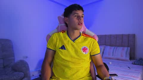 ADRIAN online show from 04/22/26, 07:04