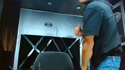 Snapshot of adrian_rae chatting on 12/17/24, 11:49 online show from 12/17/24, 11:49