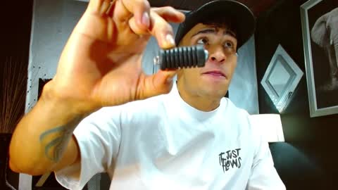 Snapshot of adrian_rae chatting on 12/19/24, 12:23 online show from 12/19/24, 12:23