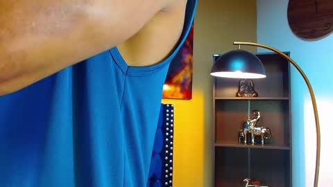 Snapshot of adrian_rae chatting on 02/25/25, 03:38 online show from 02/25/25, 03:38