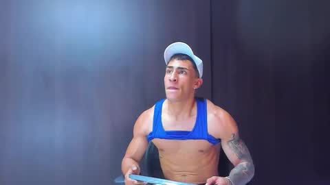 Snapshot of adrian_rae chatting on 09/12/25, 06:41 online show from 09/12/25, 06:41