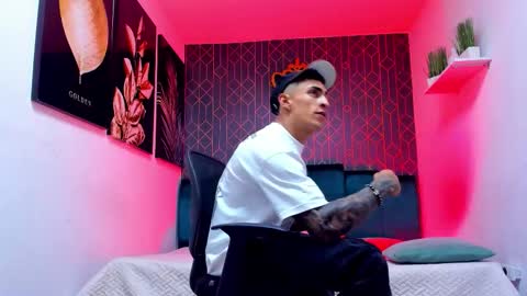 Snapshot of adrian_rae chatting on 09/26/25, 06:34 online show from 09/26/25, 06:34