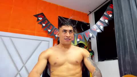 Snapshot of adrian_rae chatting on 11/03/25, 06:42 online show from 11/03/25, 06:42