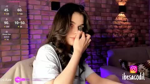 Snapshot of adriana_allen chatting on 01/20/25, 10:48 Adri online show from 01/20/25, 10:48