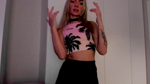 Snapshot of adriana_coy_ chatting on 12/06/24, 05:11 Adriana online show from 12/06/24, 05:11