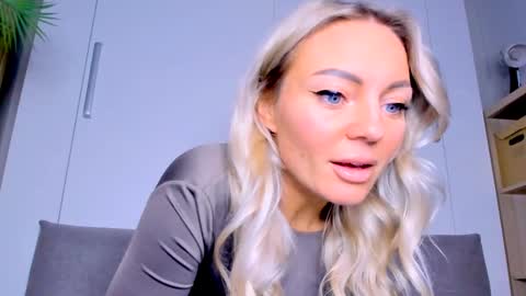 Snapshot of adriana_coy_ chatting on 03/10/25, 05:50 Adriana online show from 03/10/25, 05:50