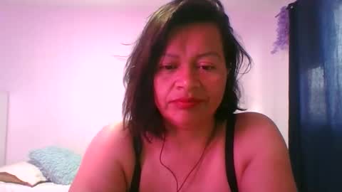 adrianagogo18 online show from 09/18/25, 01:57