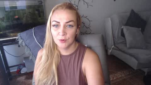 Adriana Paredes  online show from 01/28/25, 12:43