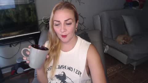 Adriana Paredes  online show from 02/17/25, 08:58