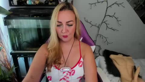 Adriana Paredes  online show from 09/14/25, 12:59