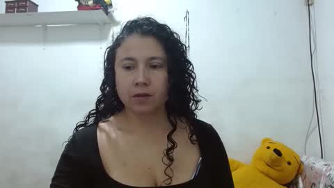 Adriana Tellez online show from 10/03/25, 01:41