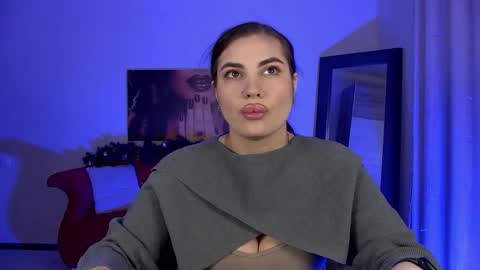 AdrianaTores online show from 12/04/25, 05:28