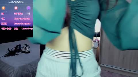 Snapshot of adrianfay chatting on 11/23/25, 11:54 AdrianFay online show from 11/23/25, 11:54