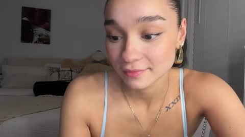 Snapshot of adriannarodriguez chatting on 02/08/25, 05:51 Adrianna  online show from 02/08/25, 05:51