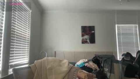 Snapshot of adriannarodriguez chatting on 09/13/25, 06:18 Adrianna  online show from 09/13/25, 06:18