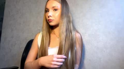 Caroline online show from 04/17/26, 02:42
